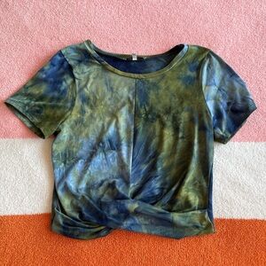 Cozy Casual Olive & Navy Tie-Dye Cropped Twist Tee